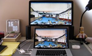 How to Connect External Displays to MacBook