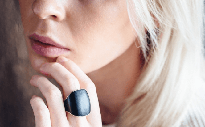 Nimb - a device that lets you send secret distress alerts